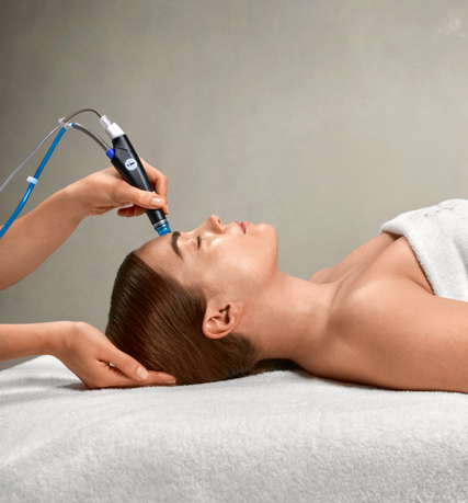 Apparative Kosmetikbehandlung im Gesicht bei The Art of Beauty in Neu-Isenburg